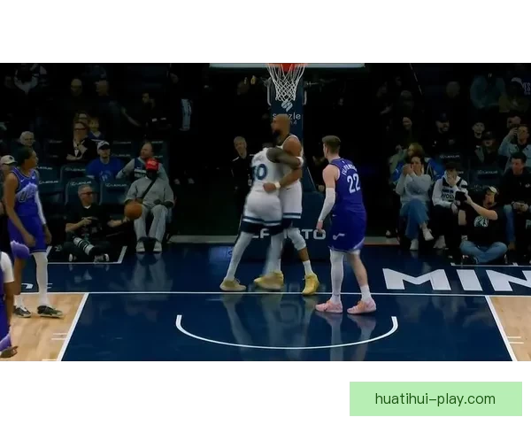 杜伦22分14篮板助活塞双杀森林狼 兰德尔空砍27分华子缺阵错失评奖机会