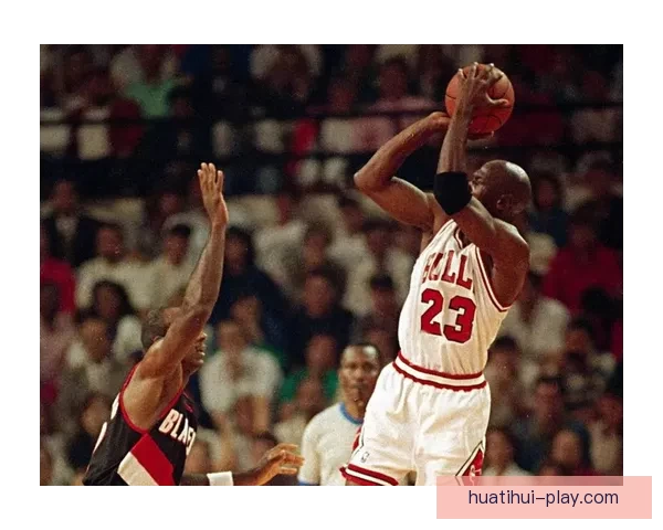 贝弗利回应韦德称三分更准生涯交手七胜三负占上风